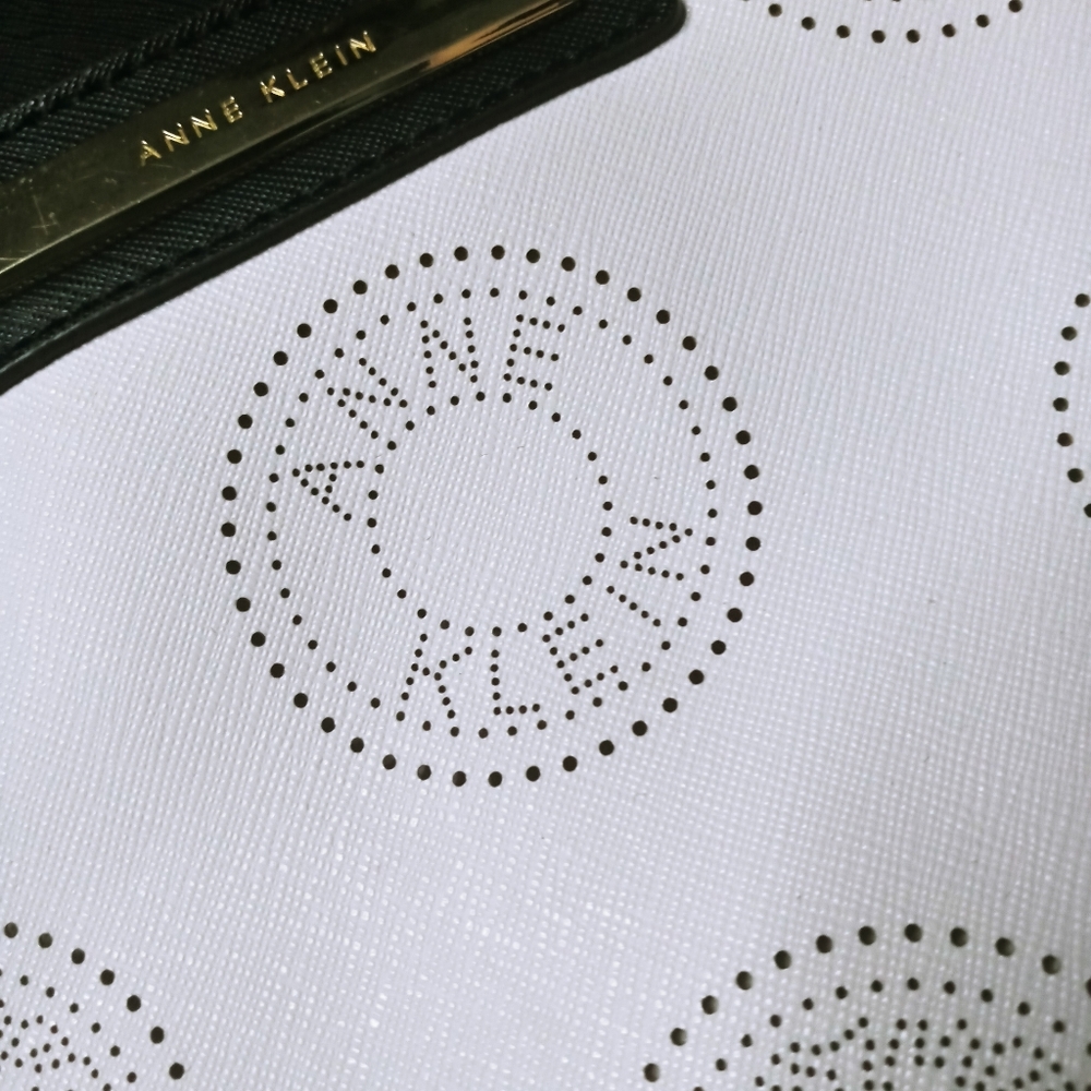 Anne Klein - Picture 2 of 3